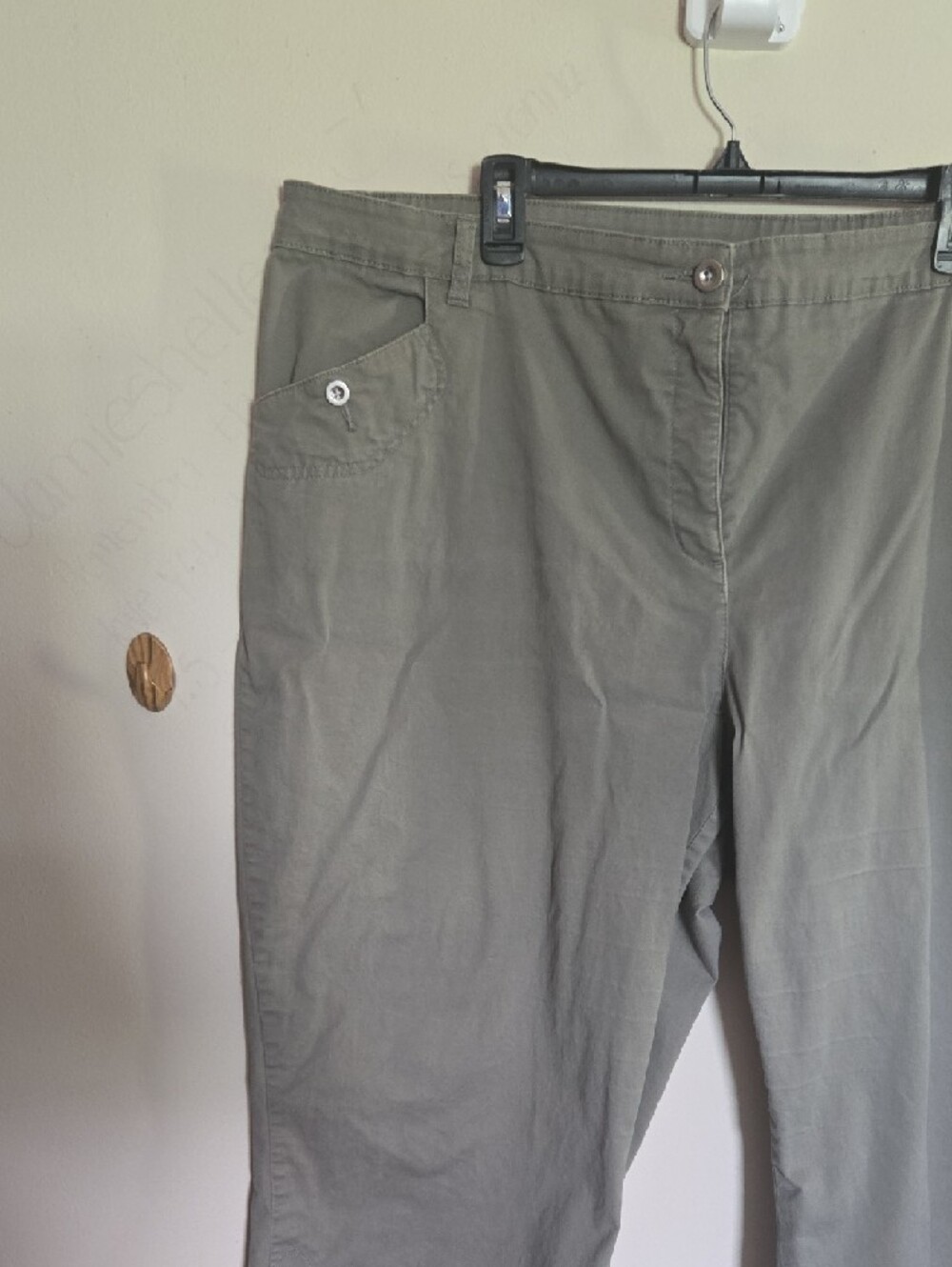 PA19 Karen Scott Button Cuff Olive Green Capris Sz 24W Zip Fly Pockets Stretch - Picture 3 of 10